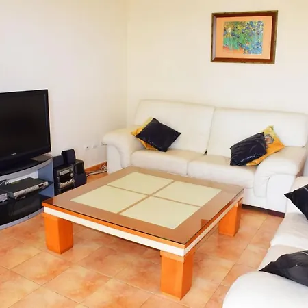 Luxurious Townhouse In Cristianos *