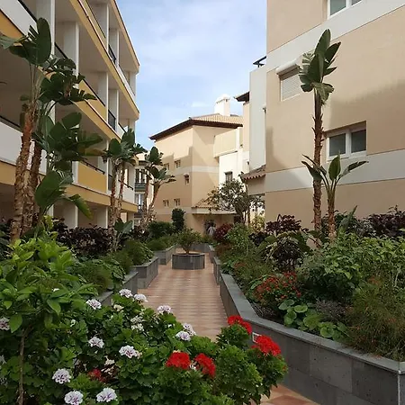 Luxurious Townhouse In Cristianos