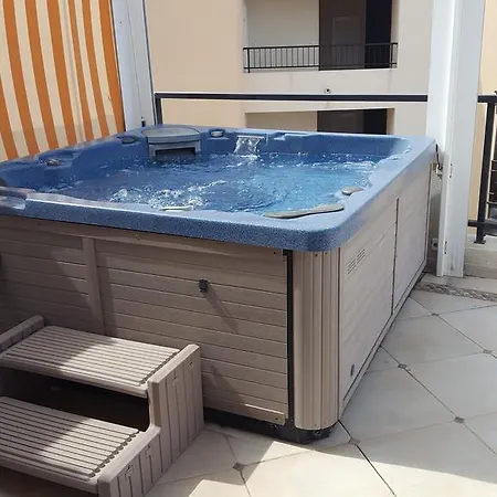 Luxurious Townhouse In Cristianos *