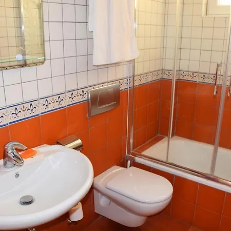 Luxurious Townhouse In Cristianos